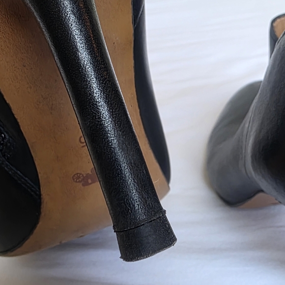 Coach Black Leather Womens High Heeled Booties Size 9.5 - Picture 10 of 11